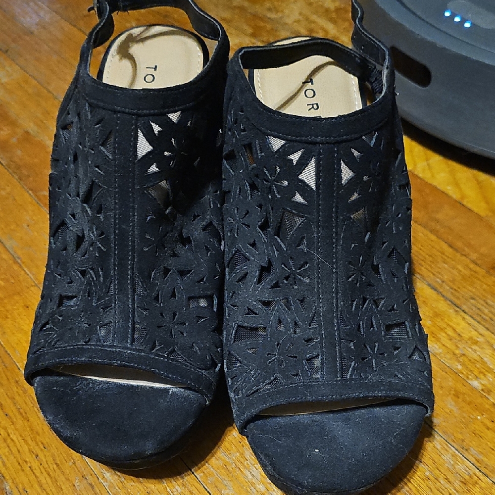 Torrid Black Heeled Sandals with Intricate Cutout Design